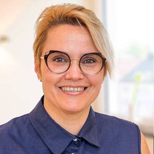 Frau Nicole Stadler, Staatl. geprüfte Augenoptikerin, Augenoptikermeisterin im Augen-OP & Laserzentrum in Penzberg